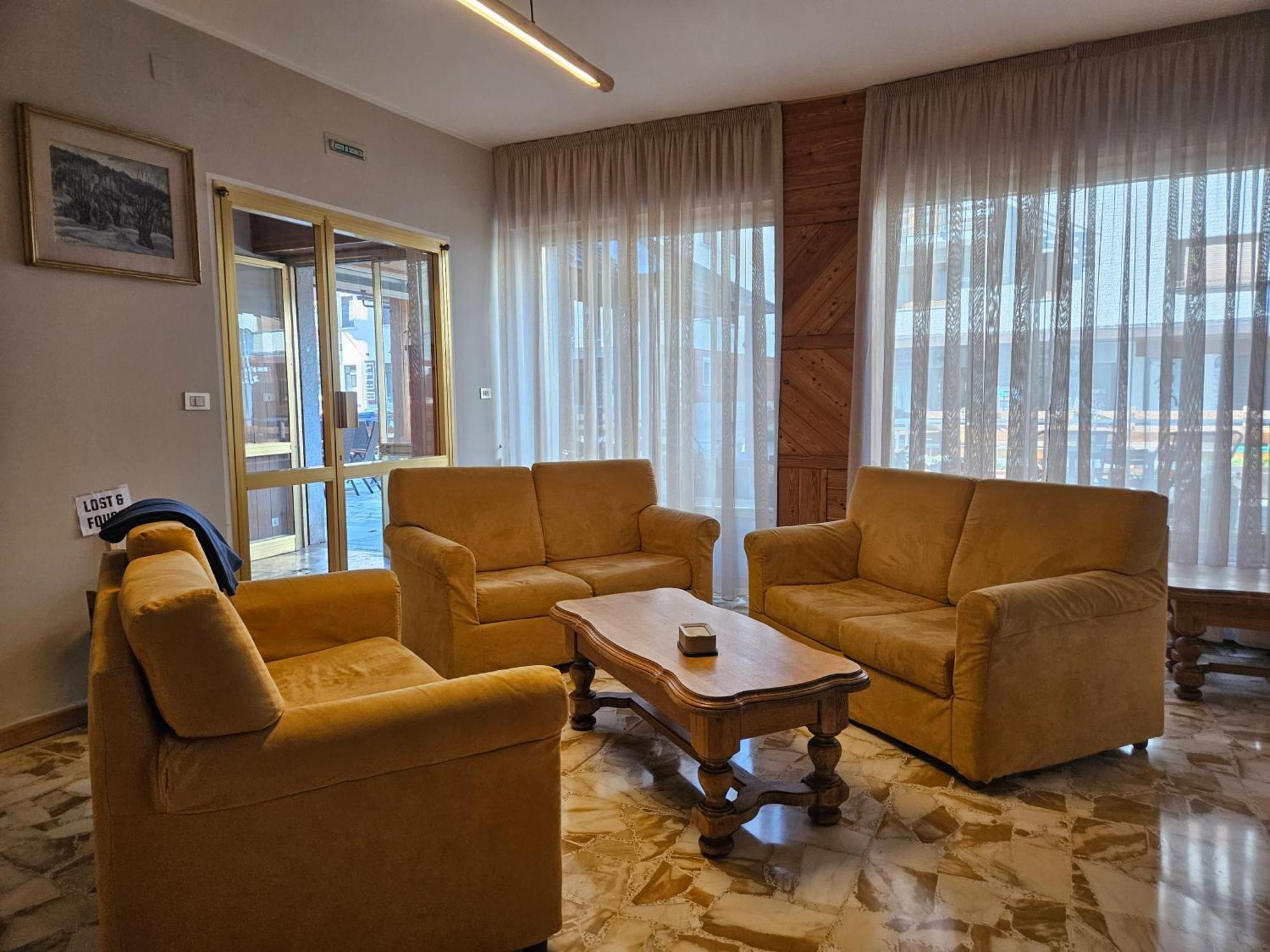 Hotel Holiday Debili Sauze D'Oulx Ngoại thất bức ảnh