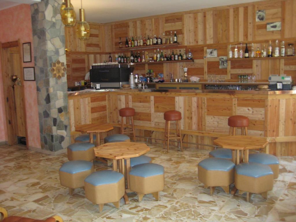 Hotel Holiday Debili Sauze D'Oulx Ngoại thất bức ảnh