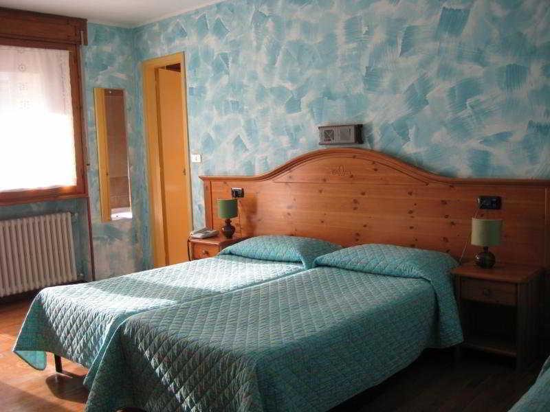 Hotel Holiday Debili Sauze D'Oulx Ngoại thất bức ảnh